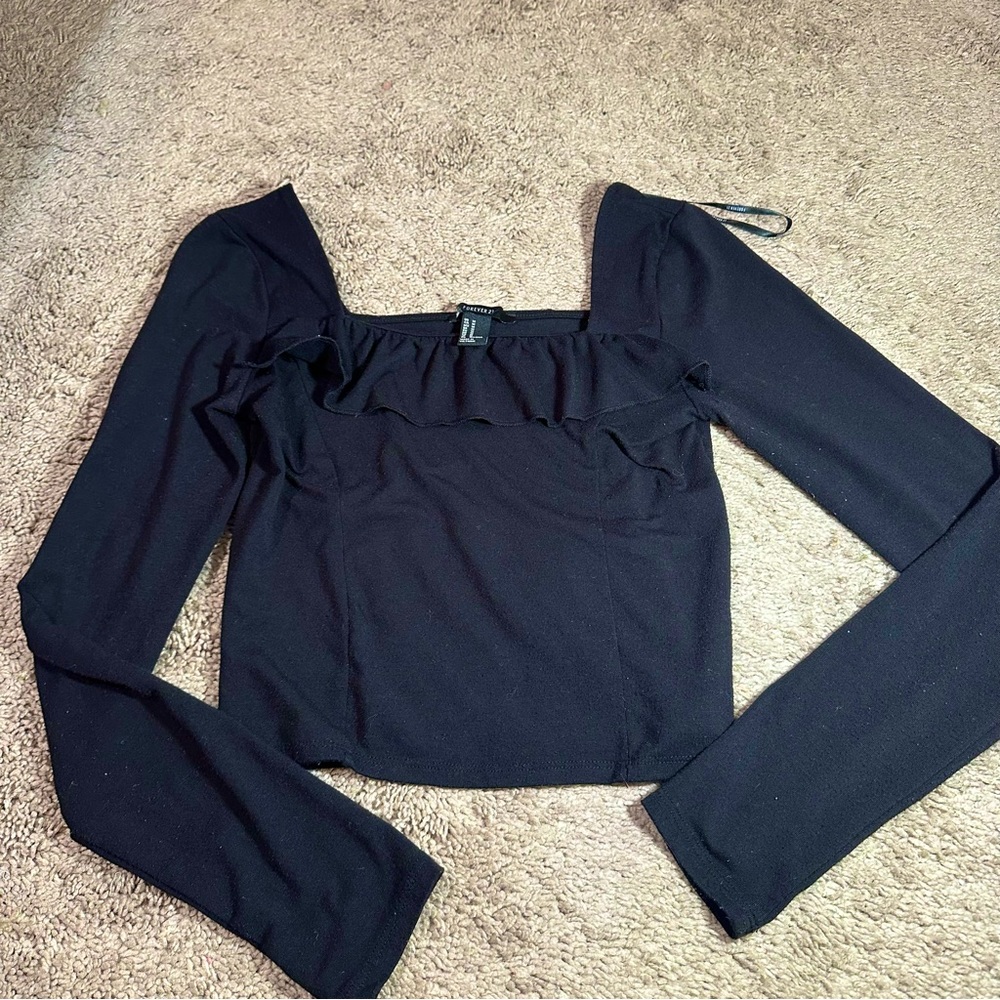 Forever 21 black top 😍